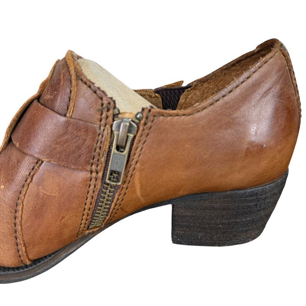 Born Brown Leather Chunky Block Heel Ankle Booties Boots Shoes Buckle Strap 7.5 - Picture 4 of 16